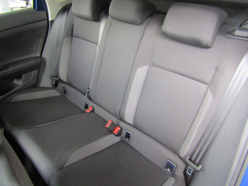 Volkswagen Taigo People 1,0 TSI 70 kW 5G - fotka 31 z 38