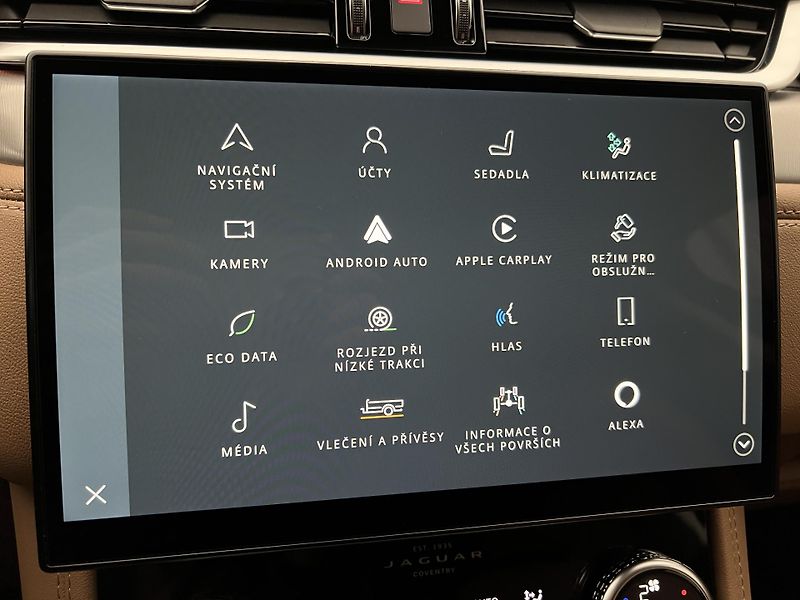 Jaguar F-Pace D200 S AWD AUT CZ 1.maj. - fotka 31 z 42
