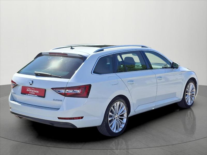 Škoda Superb 1,6 TDi 88 Kw Style DSG DPH - fotka 7 z 32