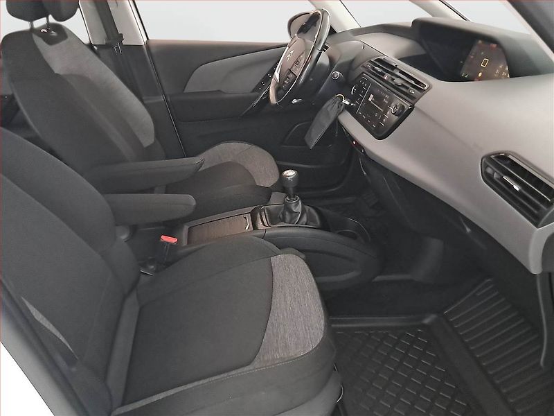 Citroën C4 Picasso (2017) 1.6 BlueHDi, 7 míst, Navi - fotka 9 z 23