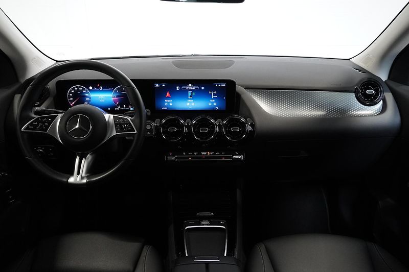 Mercedes-Benz GLA 200d,1.MAJ,ČR,DPH,Kamera - fotka 19 z 30