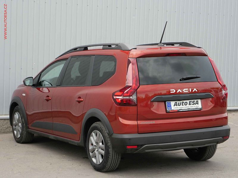 Dacia Jogger (2023) 1.0TCe, Exception - fotka 6 z 27