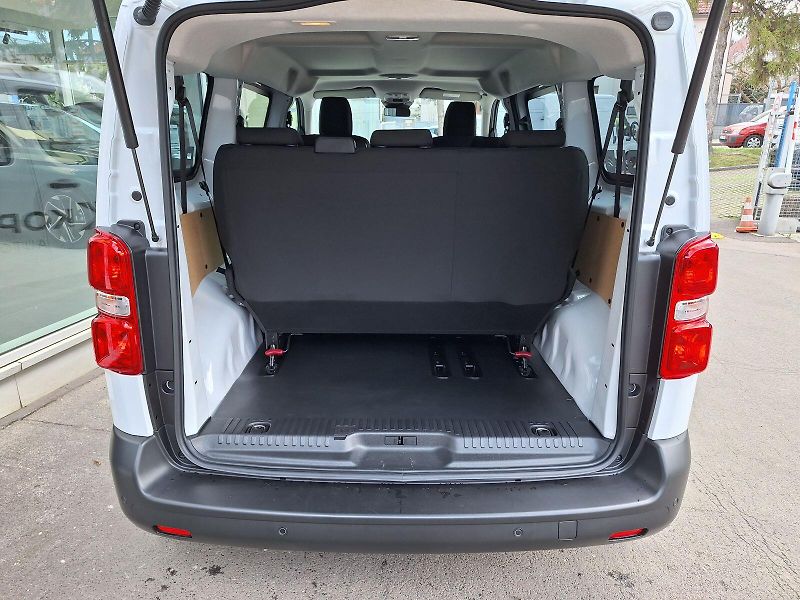Peugeot Expert (2026) Combi L2 2.0 BlueHDi 180 S&S E - fotka 17 z 17