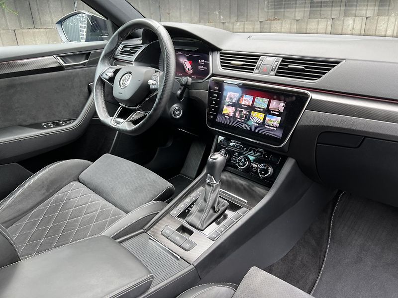 Škoda Superb iV 1.4 TSi 160 kW SPORTLINE - fotka 7 z 24
