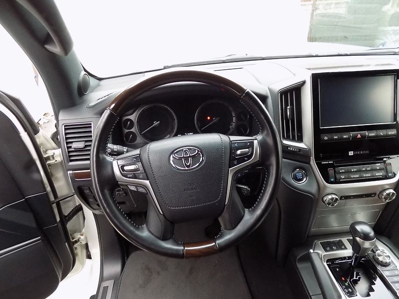 Toyota Land Cruiser (2020) 200/4.5/V8/Executive Lounge/ - fotka 23 z 45