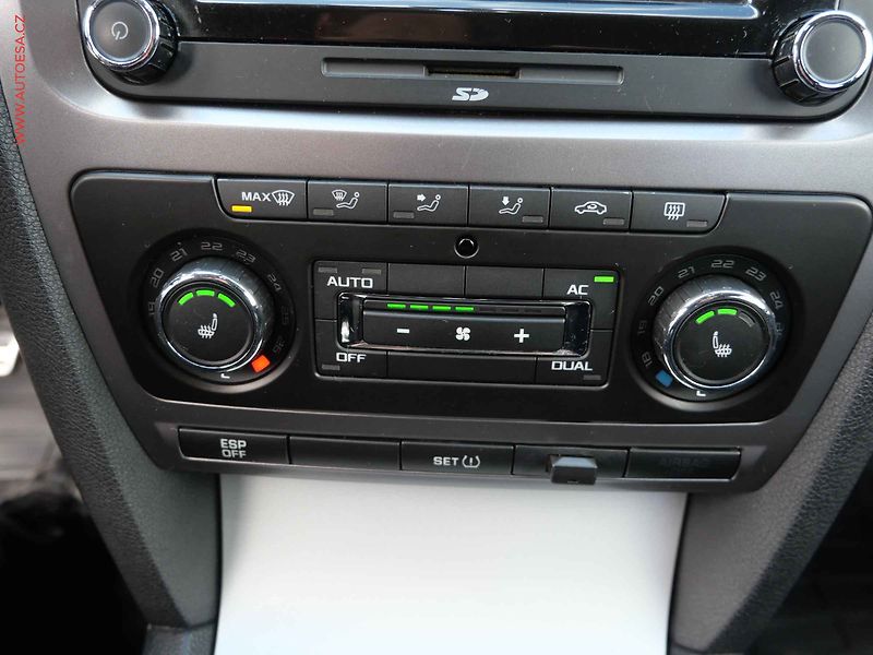 Škoda Octavia (2009) 1.9 TDi, Ambiente - fotka 17 z 24