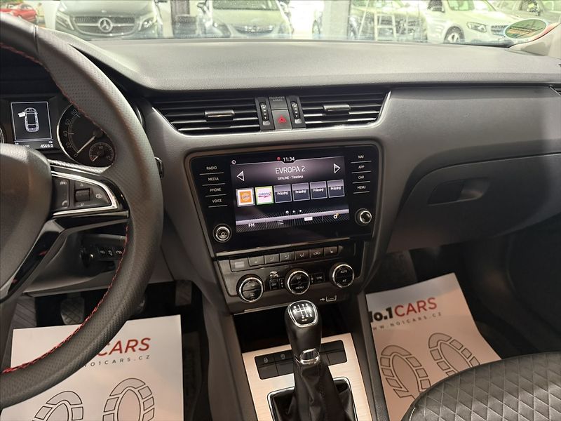 Škoda Octavia 2,0   TDI 110 kW DRIVE LED ACC - fotka 13 z 38