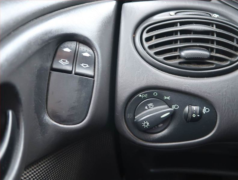 Ford Focus (2003) 1.8 TDDi, po STK, Tažné, Klima - fotka 14 z 14