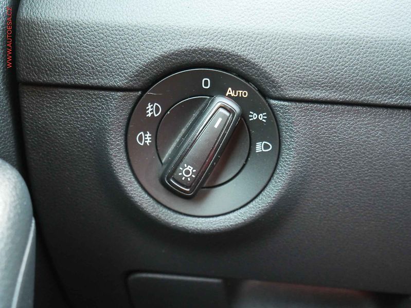 Škoda Octavia (2019) 1.6TDi, ČR, Navi, LED, AC - fotka 20 z 20