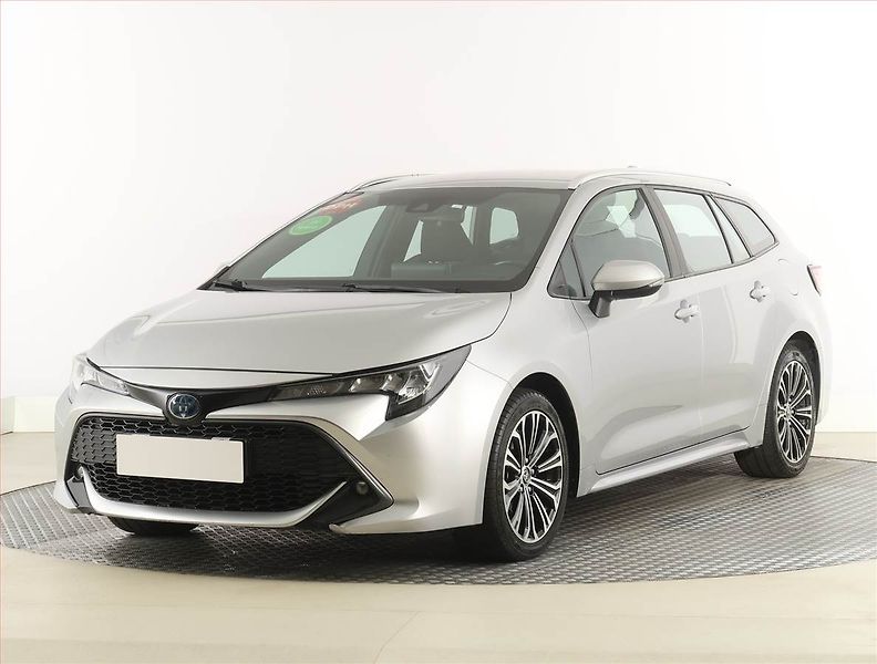 Toyota Corolla (2022) 2.0 Hybrid, digi klima - fotka 2 z 21