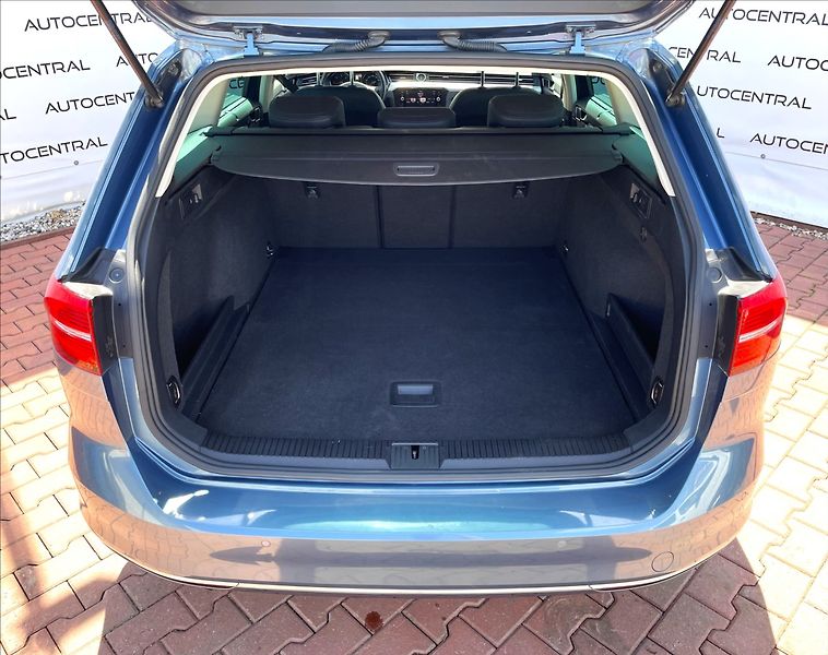 Volkswagen Passat 2,0 TDi,140kW,DSG,ČR - fotka 9 z 25