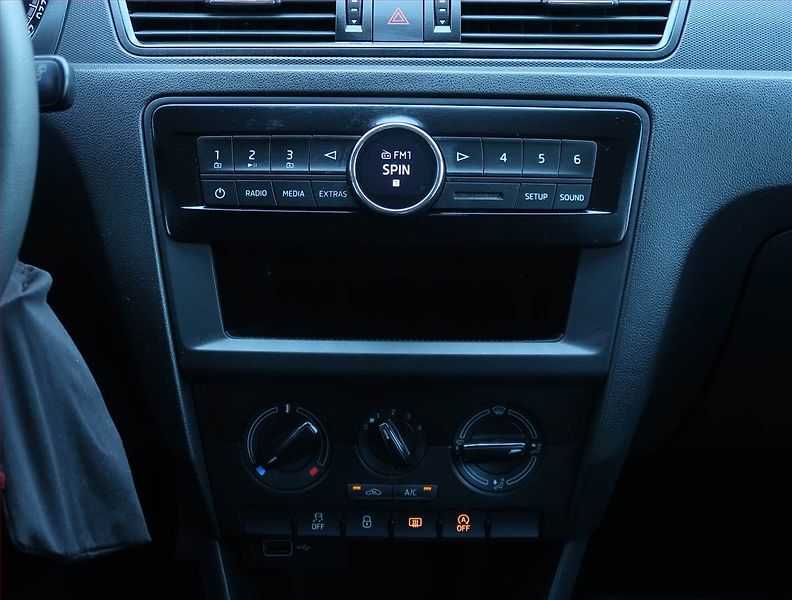 Škoda Rapid (2018) Spaceback 1.0 TSI, Serv.kniha - fotka 12 z 14