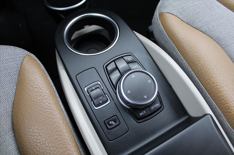 BMW i3 60aH 125kW NAVI LED ČR - fotka 22 z 25