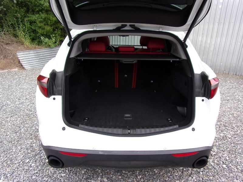 Alfa Romeo Stelvio (2020) 2.0TURBO 206kW PANORAMA VÝBAVA - fotka 21 z 27