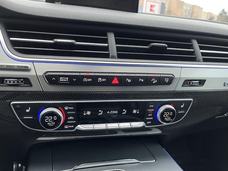 Audi SQ7 4.0 biTDI V8 Quattro PŮVOD ČR - fotka 25 z 34