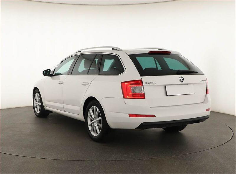 Škoda Octavia (2014) 2.0 TDI, Automat, Xenony - fotka 4 z 20
