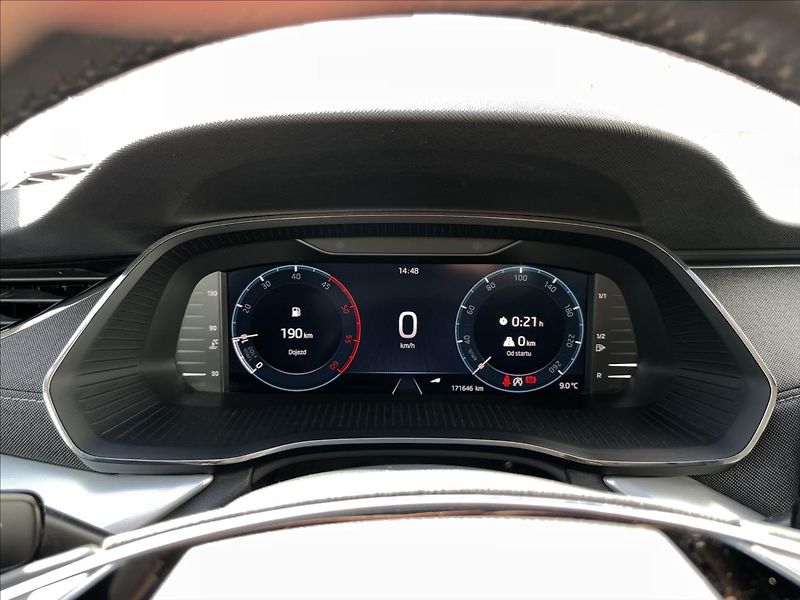 Škoda Octavia 2,0 TDI Combi Style Plus ACC - fotka 9 z 23