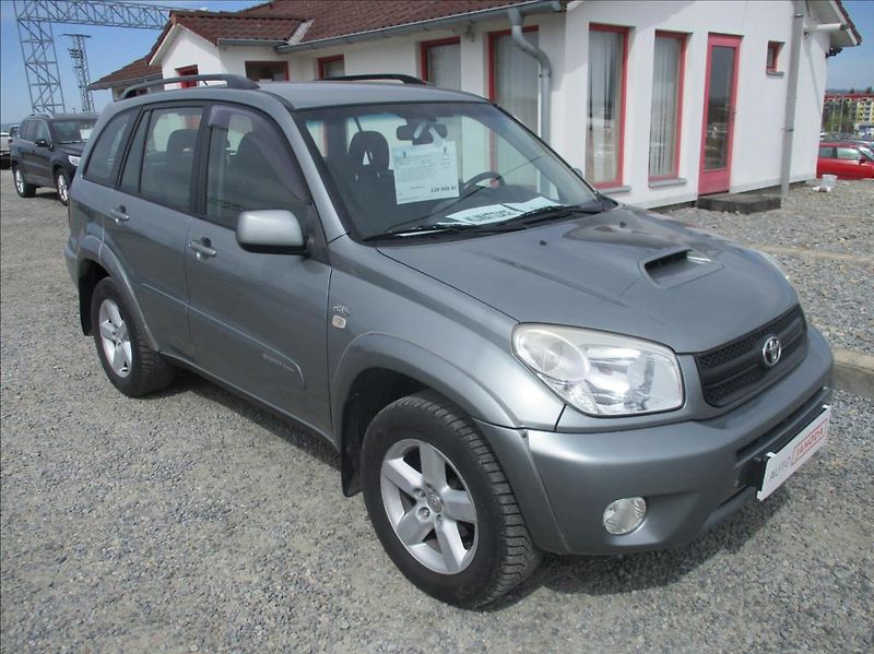 Toyota RAV4 2,0 D4D, 4x4,digiklima,tažné, - fotografie inzerátu