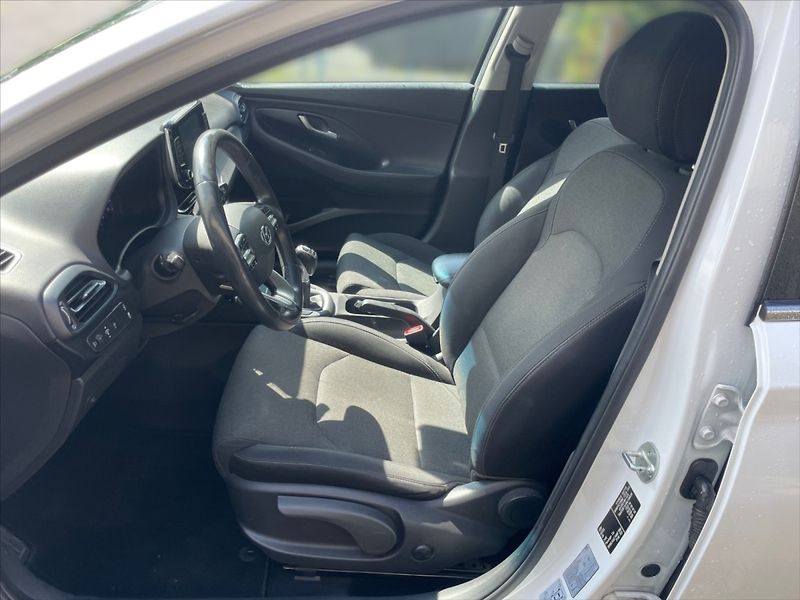 Hyundai i30 1,6 CRDI Smart - fotka 7 z 11