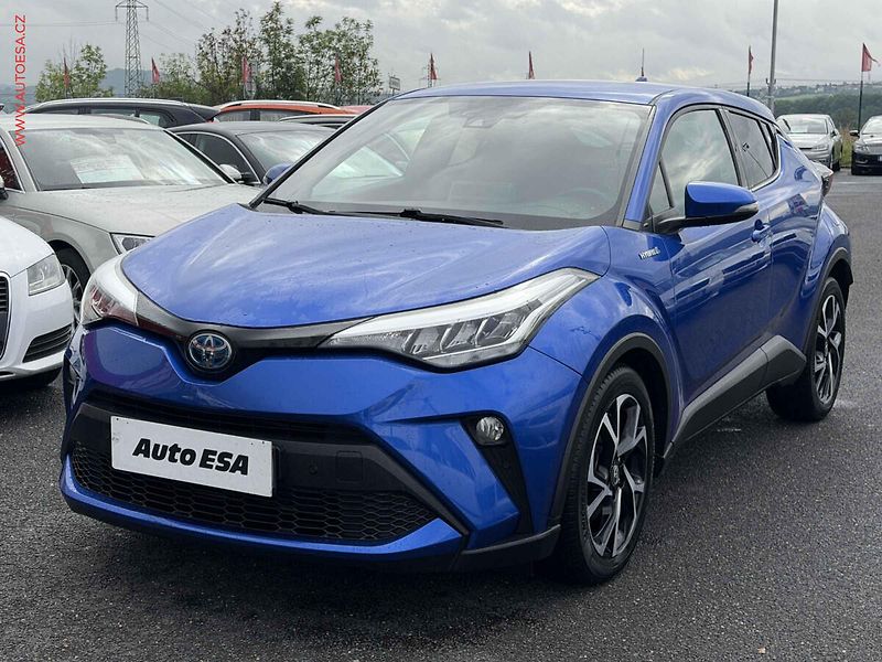 Toyota C-HR (2020) 1.8VVT-i Hybrid, 1.maj,ČR - fotka 3 z 17