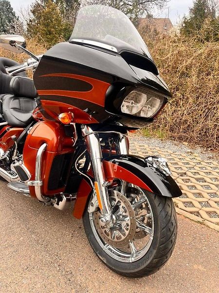Harley-Davidson FLTRU Road Glide Ultra 1750 (2014) FLTRUSE Road Glide Ultra CVO R - fotka 12 z 16