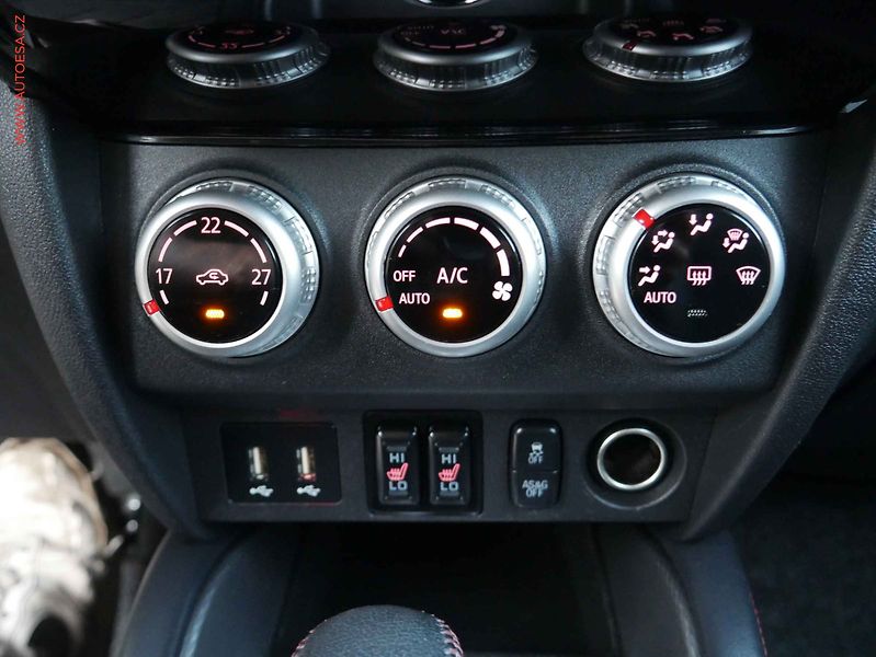 Mitsubishi ASX (2020) 2.0 MiVEC 4x4, AT, LED, navi - fotka 13 z 18