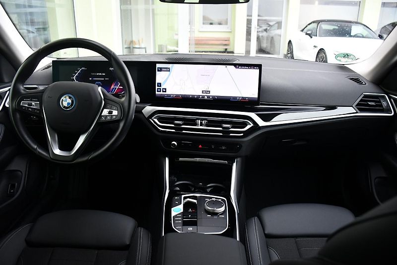 BMW i4 eDrive40 97%SoH - fotka 5 z 38