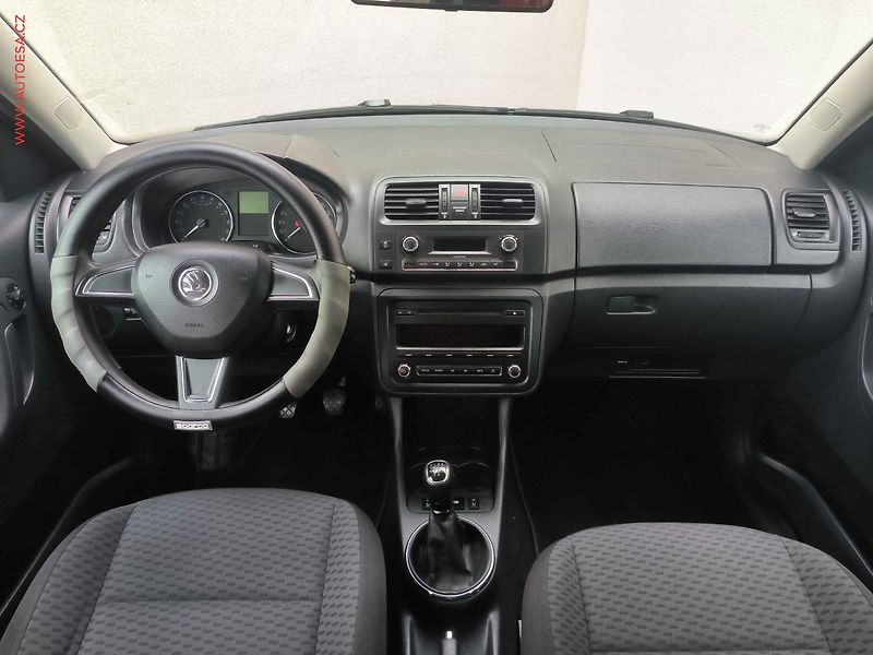 Škoda Roomster (2013) 1.6 TDi, Ambition, TZ - fotka 8 z 13