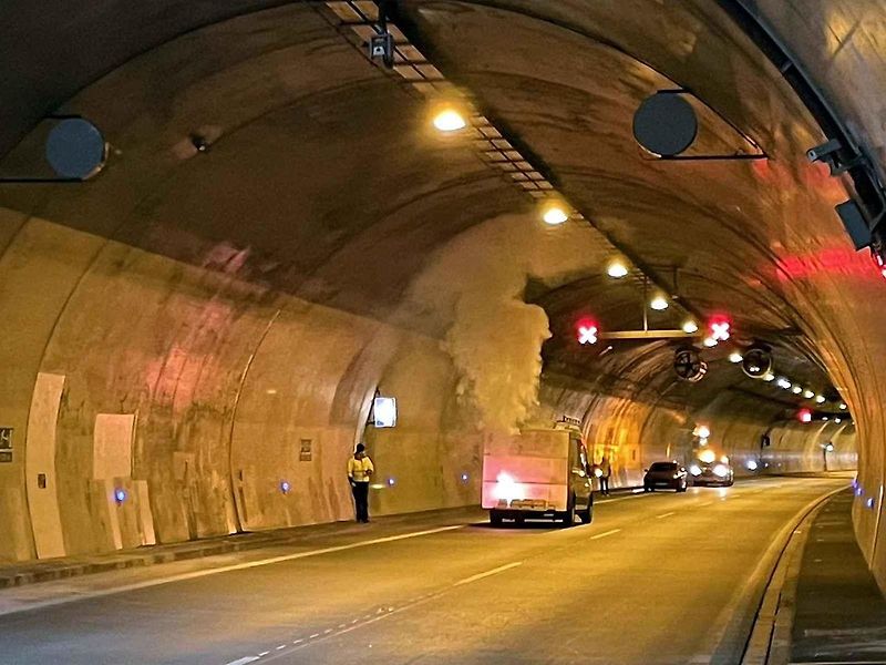 Simulovaný požár v Klimkovickém tunelu při zkoušce nových bezpečnostních a napájecích systémů, 13. 10. 2024.