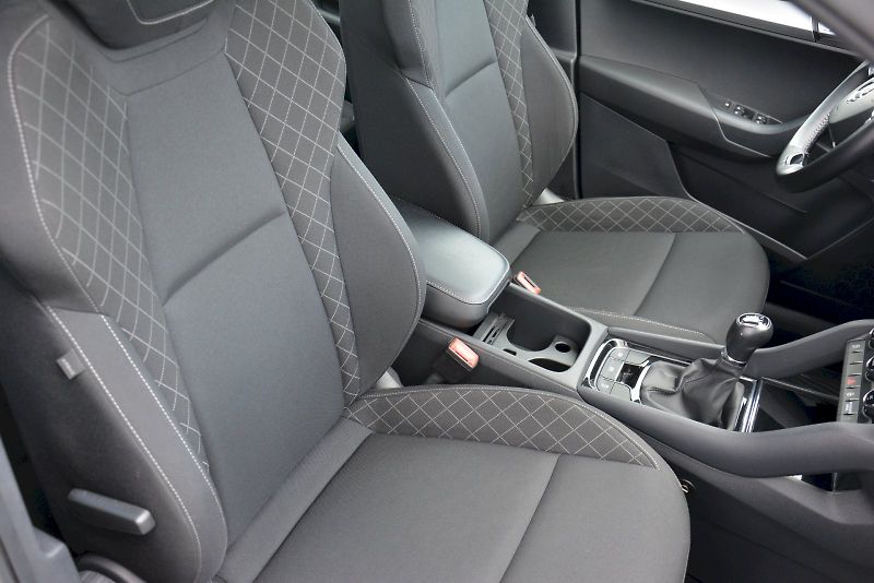 Škoda Karoq (2021) 1.0 TSI 81 kW Ambition - fotka 12 z 27