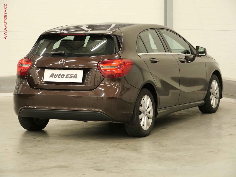 Mercedes-Benz Třídy A (2016) 1.6i, ČR, AT, bixen, autoAC - fotka 4 z 20