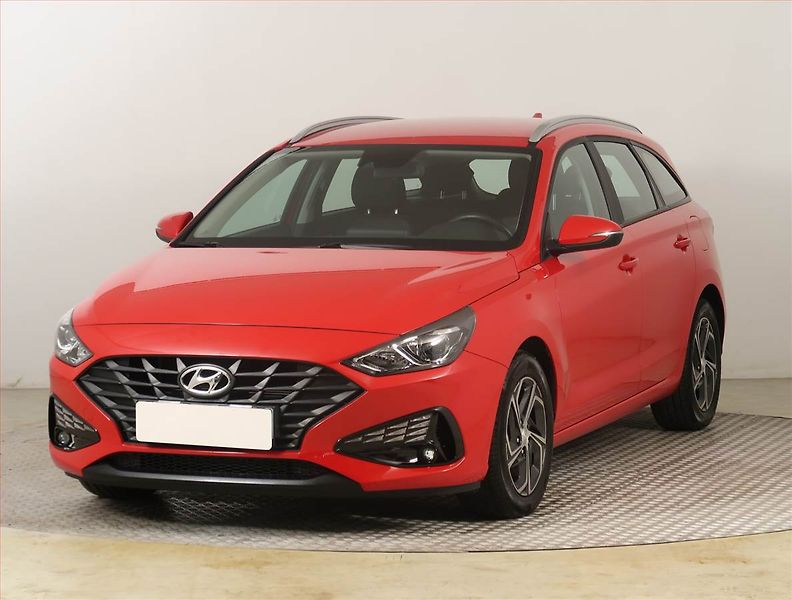 Hyundai i30 (2022) 1.0 T-GDI, ČR,1.maj - fotka 2 z 21