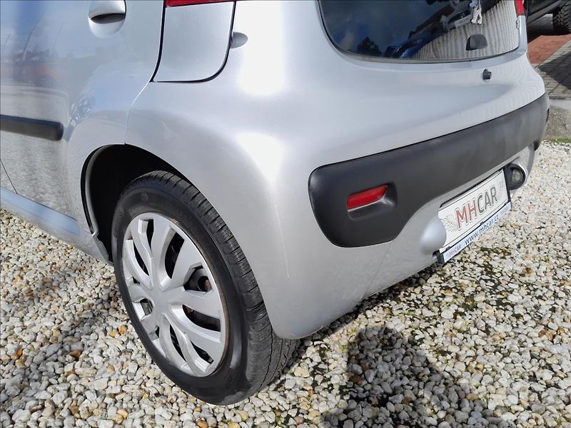 Peugeot 107 1,0i 50kW AUTOMAT - fotka 14 z 38