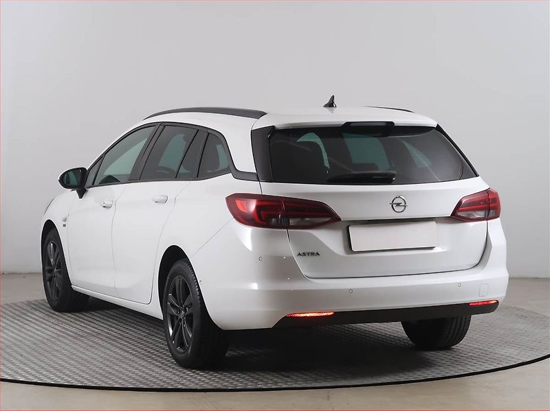 Opel Astra (2019) 1.6 CDTI, Navi, Tempomat - fotka 4 z 18