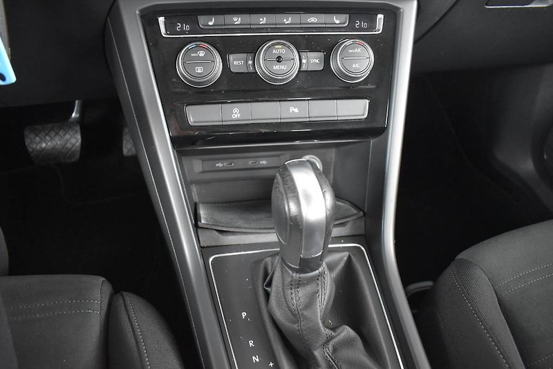 Volkswagen Touran (2022) 2.0TDI 110kW Závěs, DSG - fotka 11 z 23
