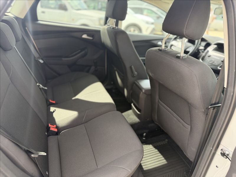 Ford Focus 1,5 TDCi - fotka 23 z 25