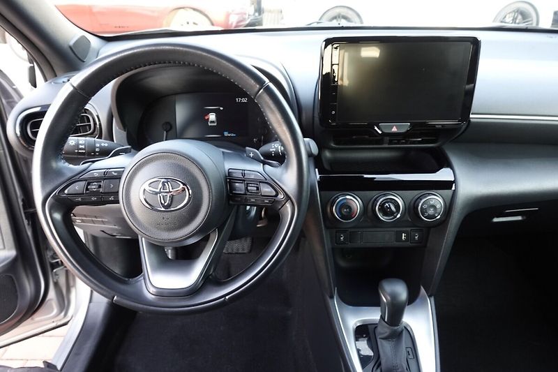 Toyota Yaris Verso 1.5VVTi CVT Comfort Style Tech - fotka 15 z 31