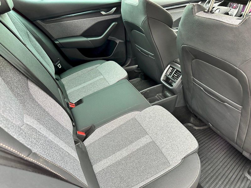 Škoda Octavia (2024) 1.5 TSI 110kW MHEV Top Selecti - fotka 21 z 25