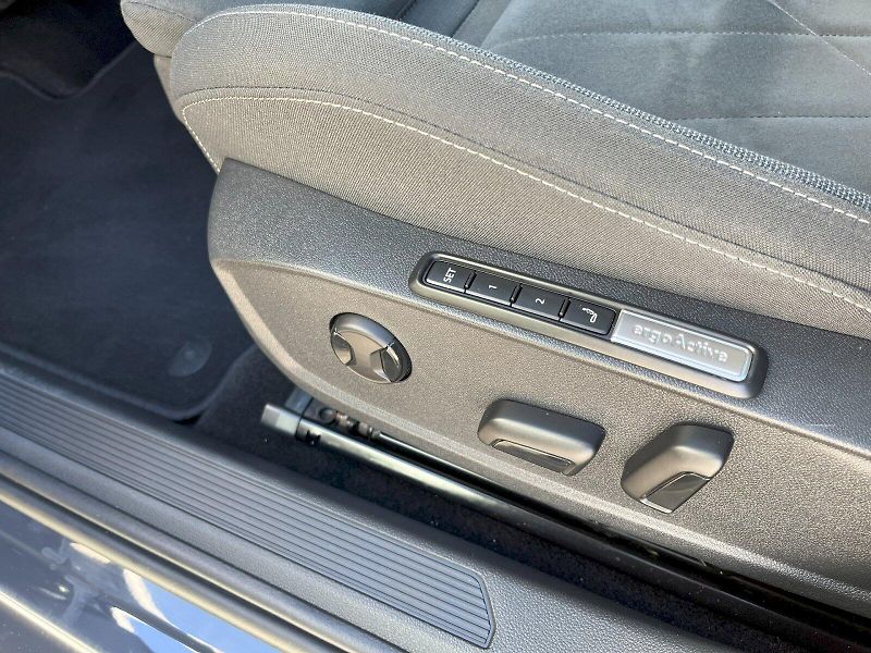 Volkswagen Golf (2022) VARIANT 1,5 eTSI 96KW DSG STYL - fotka 19 z 23