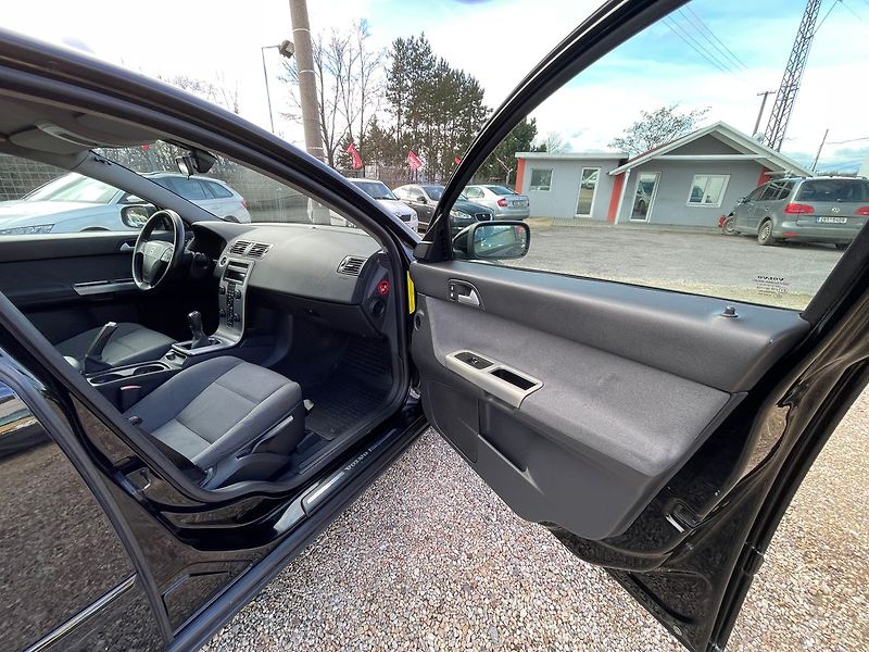 Volvo S40 1.6D 80kw*VYHŘEV.SED*NOVÁ STK* - fotka 16 z 31