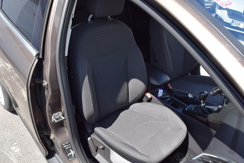 Ford Focus (2018) 2.0TDCI 110kw TITANIUM TAŽ KAM - fotka 35 z 44