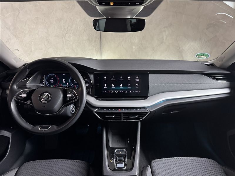 Škoda Octavia 2,0 TDi  DSG Tour Virtual LED - fotka 15 z 45