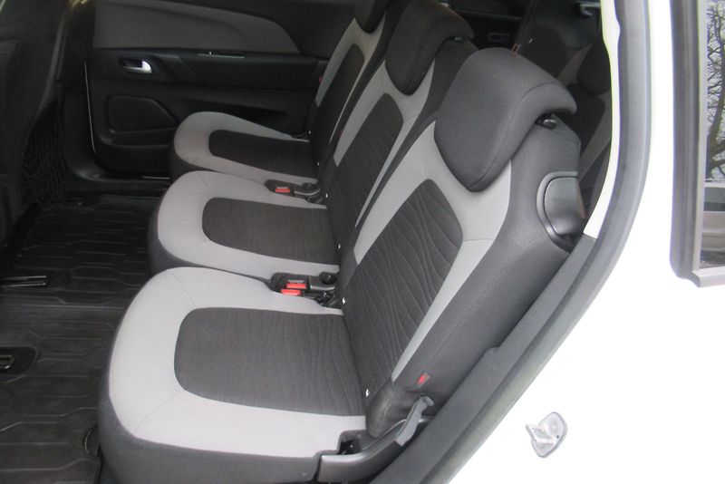 Citroën C4 Picasso 1.6 HDi AUT. KLIMA 7 MÍST - fotka 13 z 22