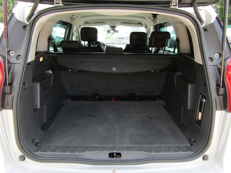 Peugeot 5008 (2011) 1.6 HDi, ČR, AAC - fotka 7 z 15