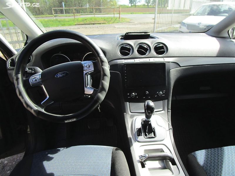 Ford S-MAX 2,0TDCi-96KW-AUTOMAT - fotka 16 z 24