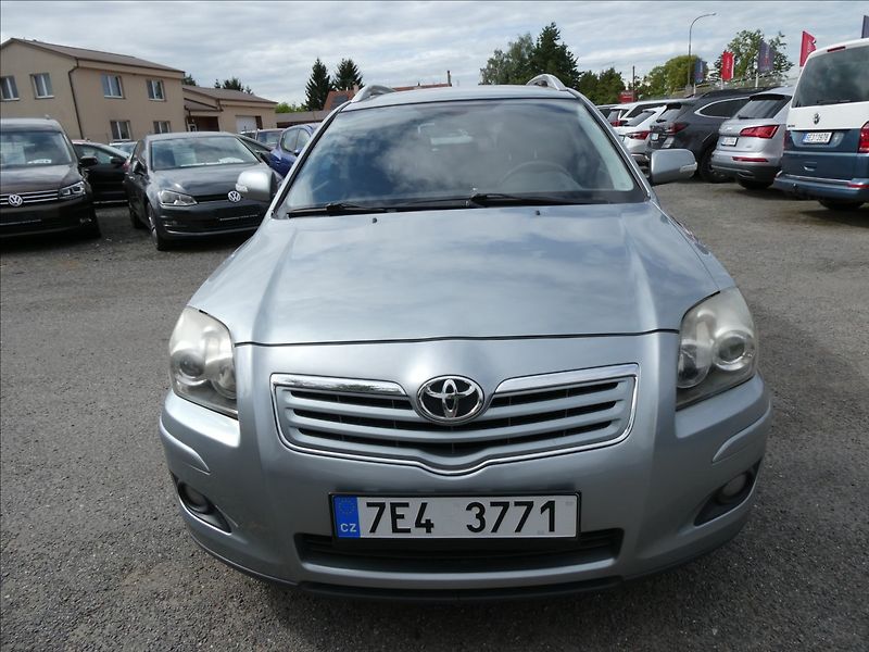 Toyota Avensis 1,8 16V 95kW závěs,digi.klima - fotka 2 z 32