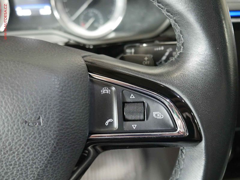 Škoda Superb (2017) 2.0 Tsi 4x4, ČR, DSG, navi - fotka 19 z 26