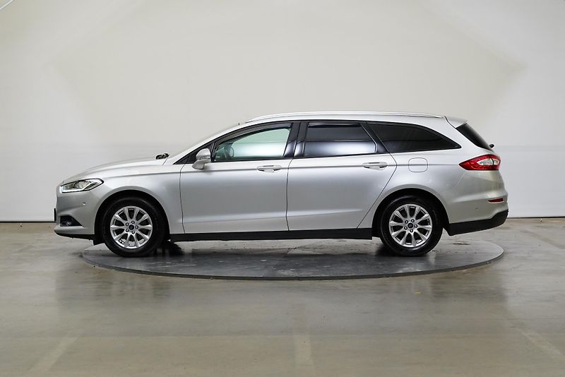 Ford Mondeo - fotka 3 z 26