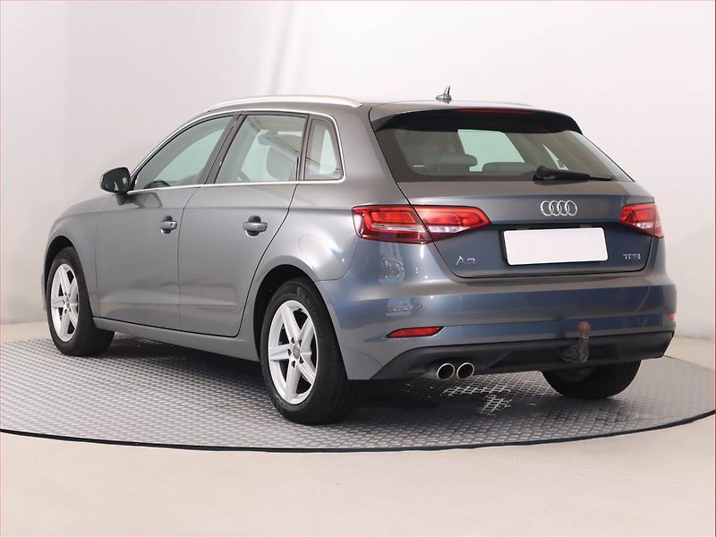 Audi A3 (2018) 1.5 TFSI, Serv.kniha, Kůže - fotka 4 z 22