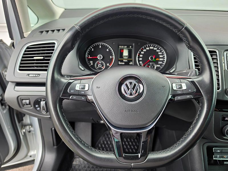 Volkswagen Sharan 2.0TDI DSG 4x4 7-M Webasto TZ - fotka 7 z 33